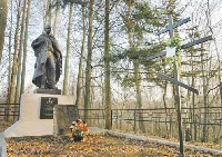 Памятник погибшим воинам на месте братского захоронения в с. Кленково