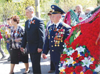 Шествие к мемориалу павшим в годы Великой Отечественной войны